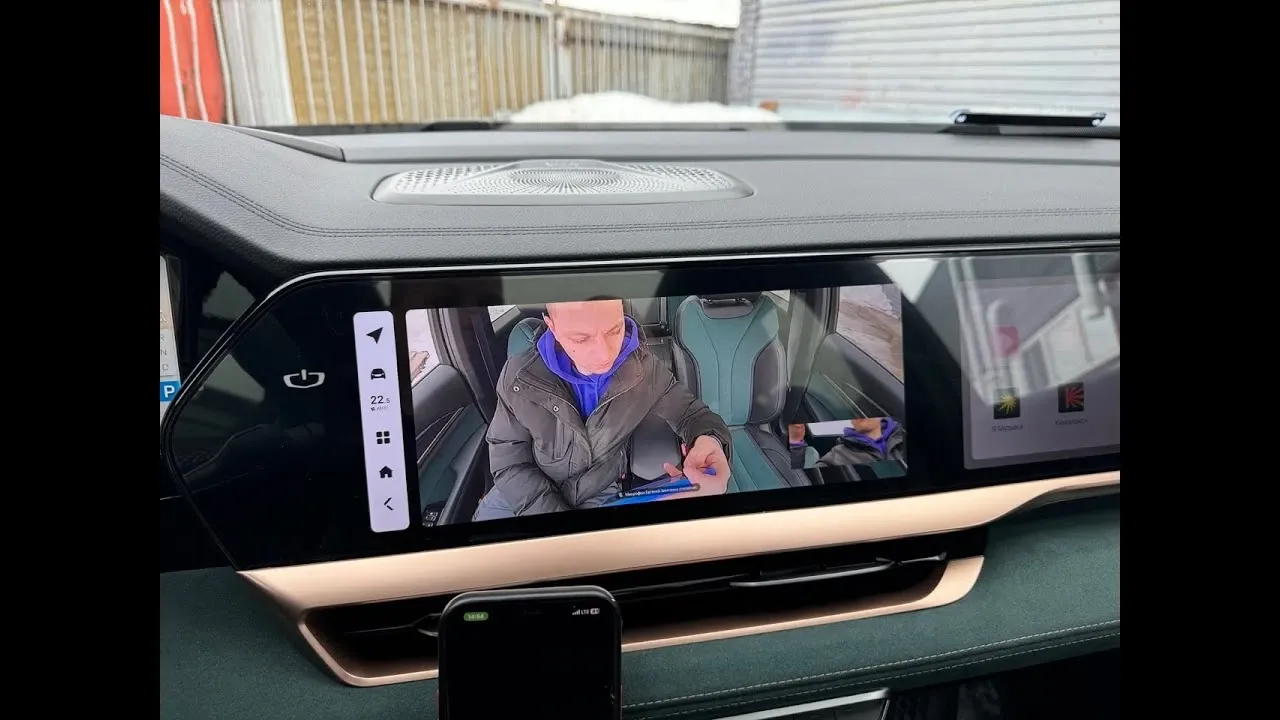 Штатная камера салона в WhatsApp и Telegram на Geely Monjaro: как включить видео при звонках