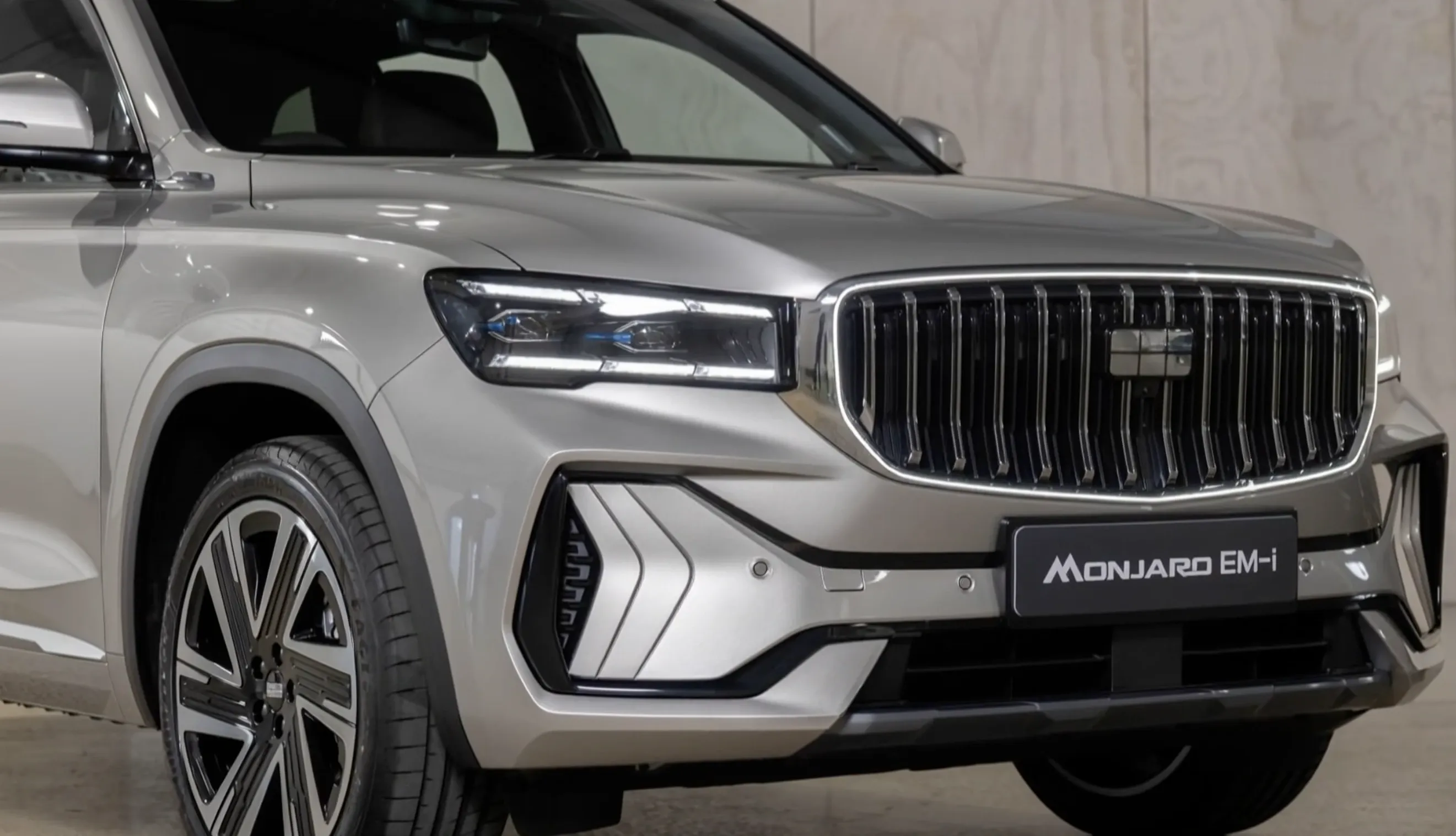 Салон Geely Monjaro EM-i 2027